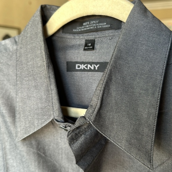 100% Cotton DKNY Men’s Charcoal Grey Button Down Shirt Size 16 32/33 - Picture 2 of 3